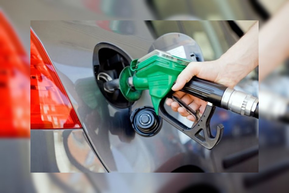 gasolina auto cargar precios