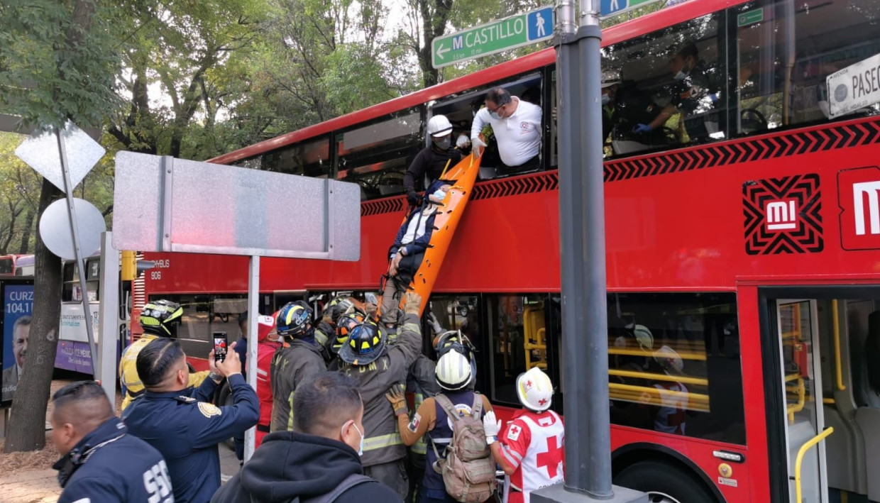 accidente reforma metrobus 7 abril 2022